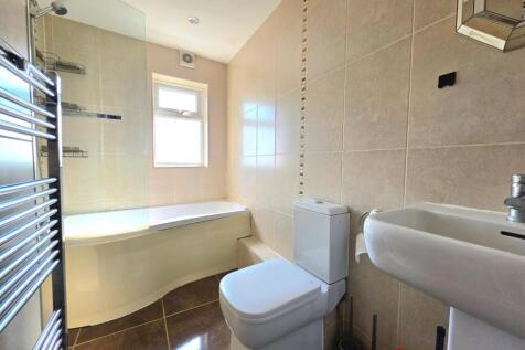Bathroom NEW.jpg