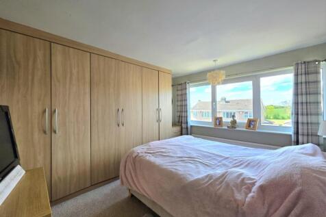 Master Bedroom 2.jpg
