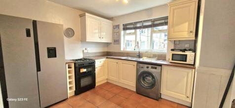 Kitchen one.jpg