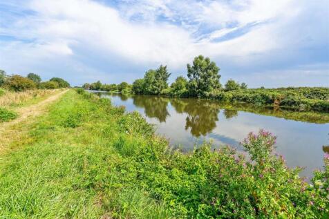 34_canal_footpath.jpg