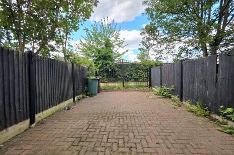 Garden / Parking