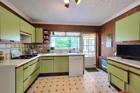 kitchen 2.jpg