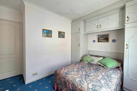 2nd bed 2.jpg