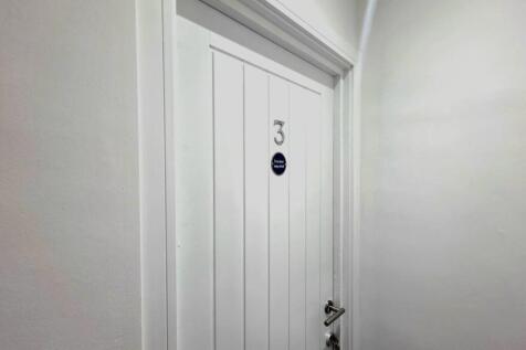 Rooms 3 Entrance