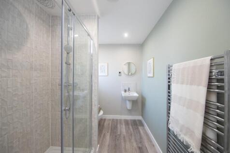 And handy en suite