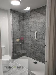 13 Denman Drive Bathroom 2