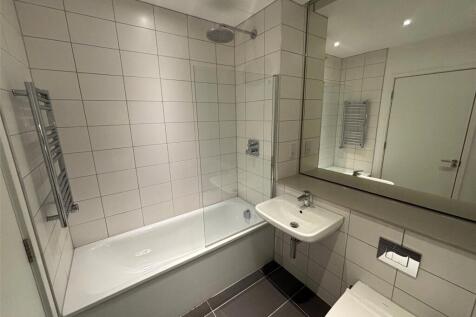Jack &amp; Gill Bathroom