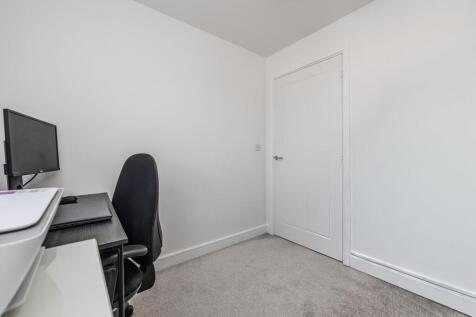 5CSunflowerDriveNewcastleGreatParkNE139FA-18