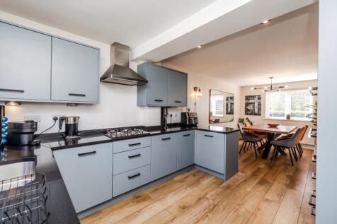 6LeasingthorpeWay-NewcastleGreatPark-NE139BQ-40