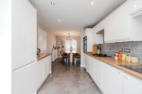 14BridgetGardens-NewcastleGreatPark-NE139DD-13