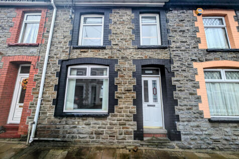 2 bedroom terraced house with attic conversion fo