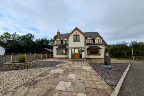 6 bedroom detached House For Sale