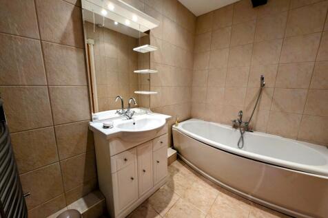En-suite Bedroom 2