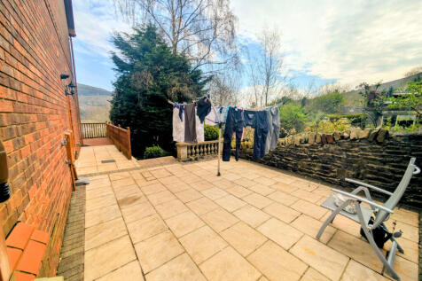 Side patio
