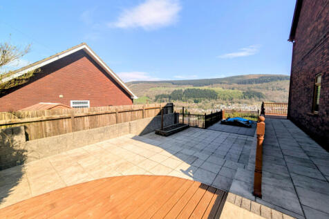 Side patio
