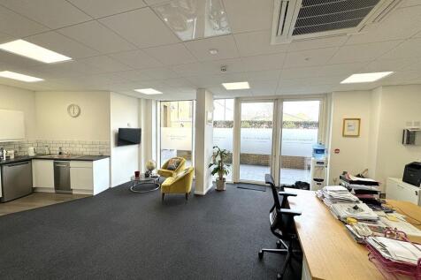 Kew Bridge  Unit 2  Brentford 6.jpg