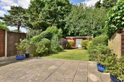 REAR GARDEN PATIO