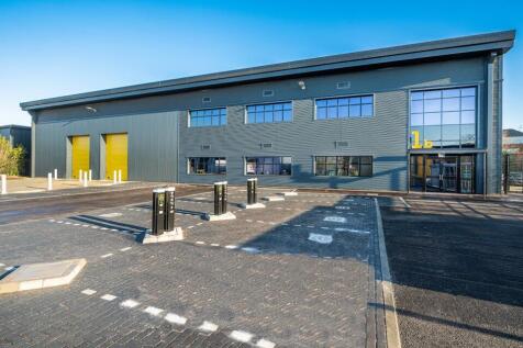 UNIT 1B WATCHMOOR POINT CAMBERLEY_011.jpg
