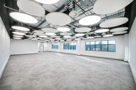 UNIT 1B WATCHMOOR POINT CAMBERLEY_039.jpg