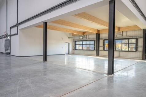 UNIT 1B WATCHMOOR POINT CAMBERLEY_052.jpg