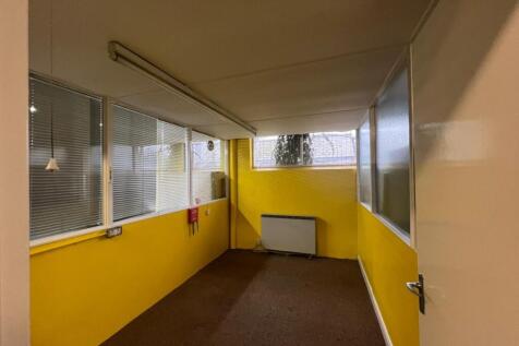 214 Station Road Addlestone 2.jpg