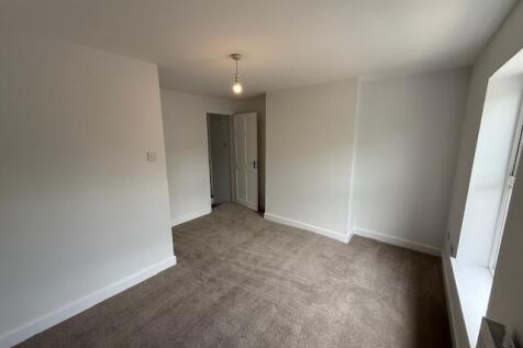 63 Oakfield Street Bed 1a.jpg
