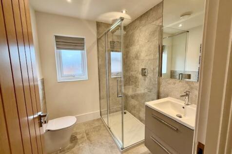 4 Newmarket Master Ensuite2.jpg