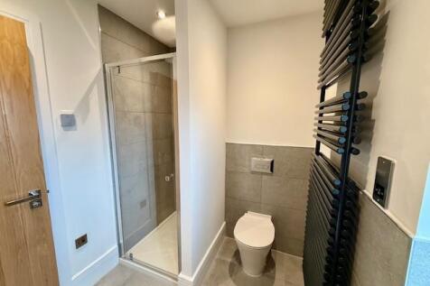 4 Newmarket Bath2.jpg