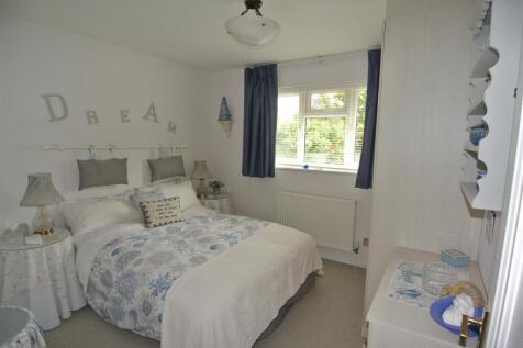 Bedroom 2.JPG