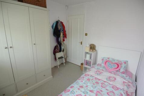 Front Bedroom.JPG