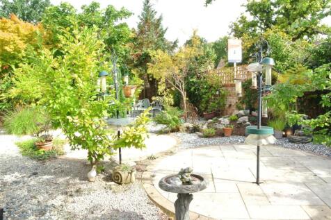 Rear Garden (2).JPG