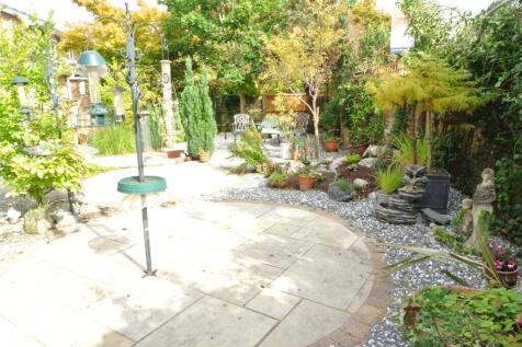 Rear Garden (3).JPG