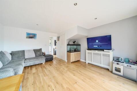 Lounge/ Dining Room