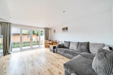 Lounge/ Dining Room