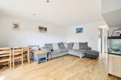 Lounge/ Dining Room
