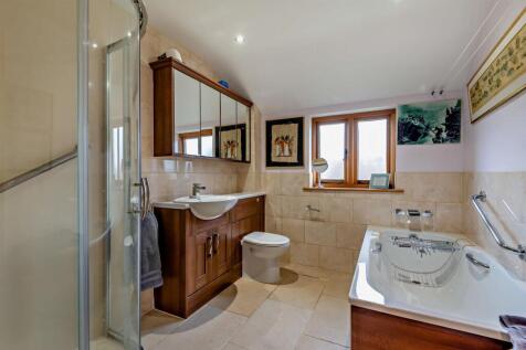 BB Bathroom.jpg