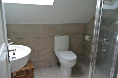 1st Floor Shower Room .JPG