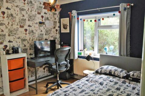 Bedroom 4.jpg