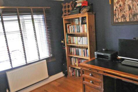 Bedroom 3/ Office.jpg