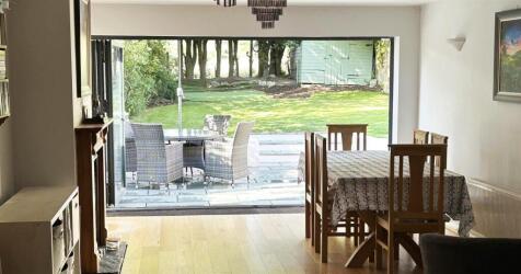 Dining Area.jpg