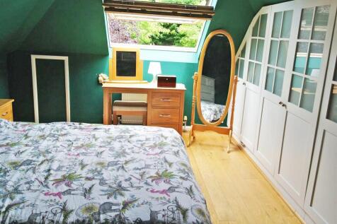 Bedroom 1.jpg