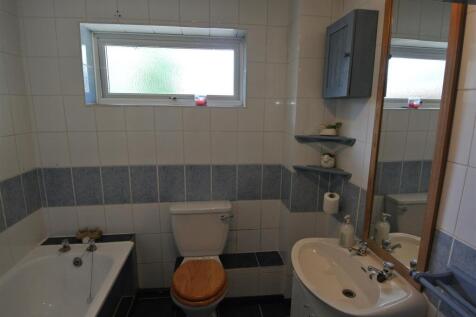 Bathroom .JPG