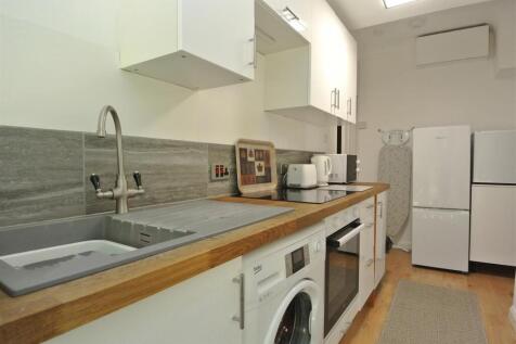 LH Kitchen2.jpg