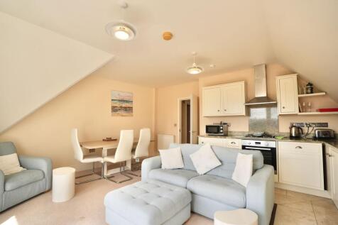 Lounge/Kitchen