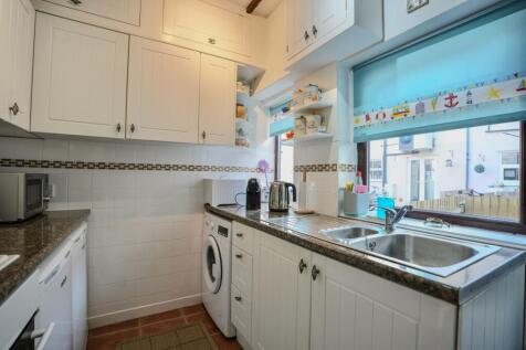 Kitchen/Entrance Lobby