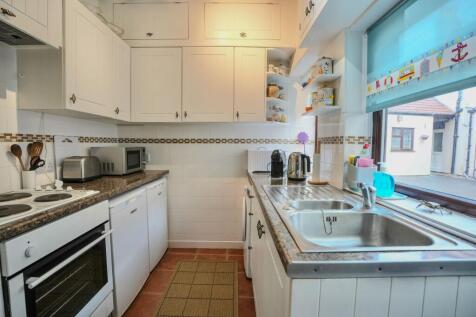 Kitchen/Entrance Lobby