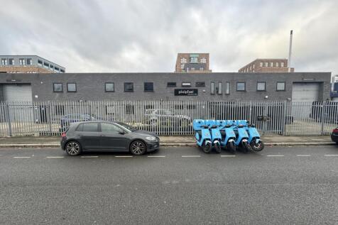 Roslin Road 8.jpeg