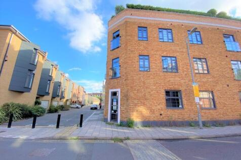 10 Market Place  Brentford 8.JPG