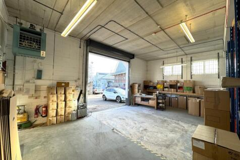 Worton Hall Industrial Estate  Unit 3 3.JPG