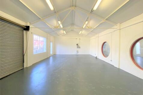 Set Star Estate  Unit 10 6.JPG